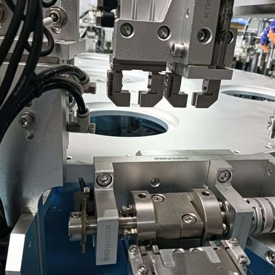 ราคาดี การผลิตความเร็วสูง เครื่องประกอบหมวก CRC OEM อัตโนมัติสําหรับหมวกหลายชิ้น ออนไลน์