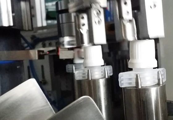 ราคาดี การทํางานที่มีประสิทธิภาพสูงและมีประสิทธิภาพ อัตโนมัติ Nozzle Servo Cap Screwing Assembly Machine ออนไลน์